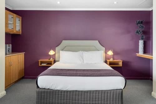 Queen Room with Spa Bath