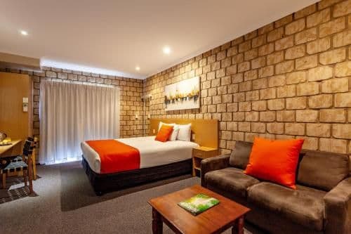 Deluxe King Spa Room
