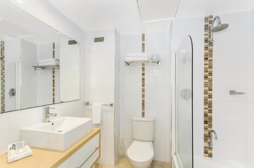 Executive Deluxe Corner Suite