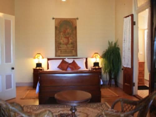 Gold - Queen Room