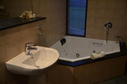 Suite with Spa Bath
