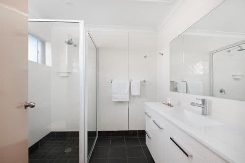 King Room with Spa Bath