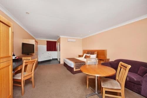 King Room with Spa Bath