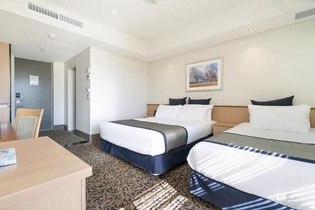 TWIN DELUXE TWO BEDS