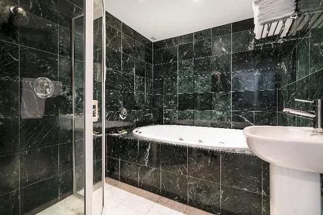 SUITE GRAND