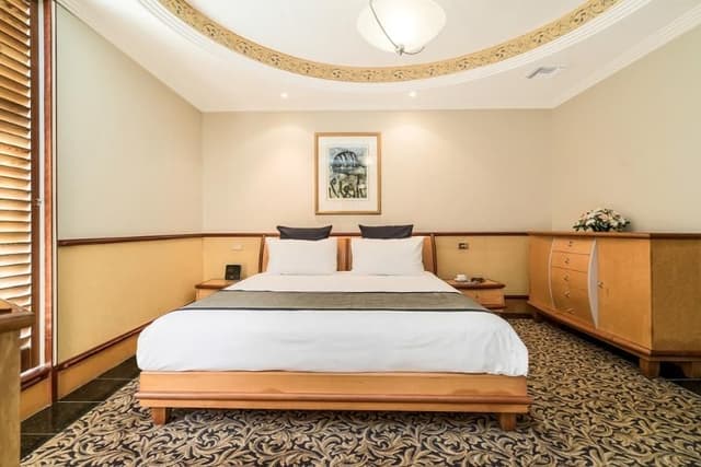 SUITE ONE BEDROOM