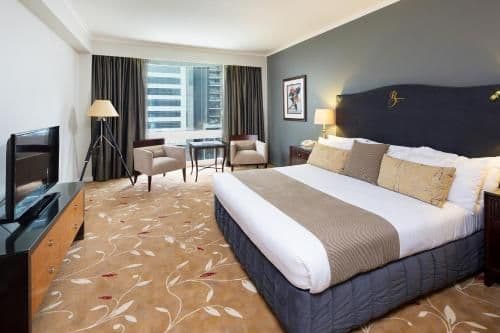 Deluxe Spa Suite- Bottle of Sparkling Wine & Complimentary Valet Parking