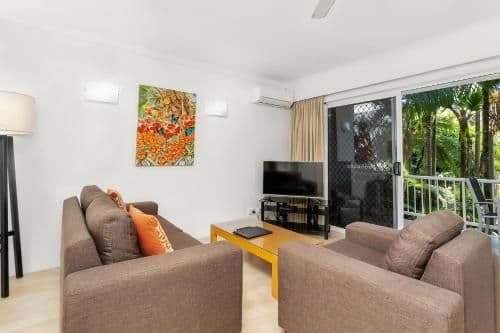 One-Bedroom Apartment with Garden View