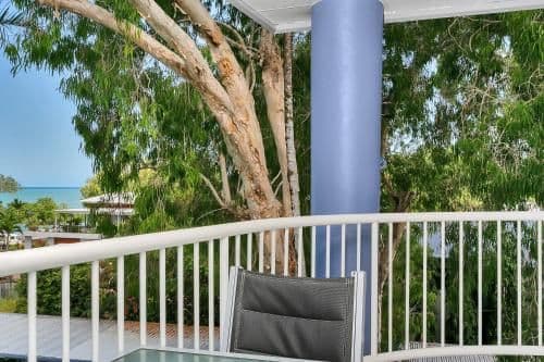One-Bedroom Apartment with Garden View - Top Floor
