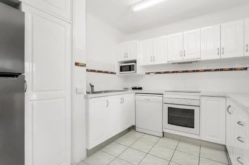 One-Bedroom Apartment with Garden View - Top Floor