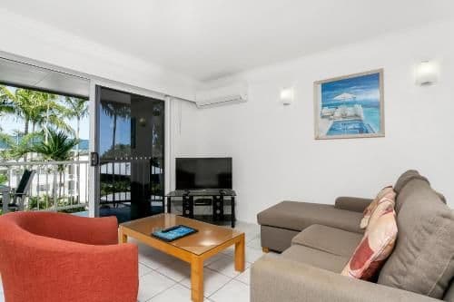 One-Bedroom Apartment with Garden View - Top Floor