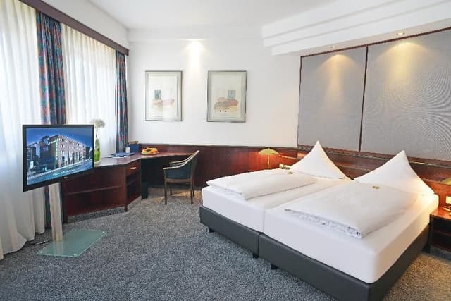 SUITE CAPACITY 2