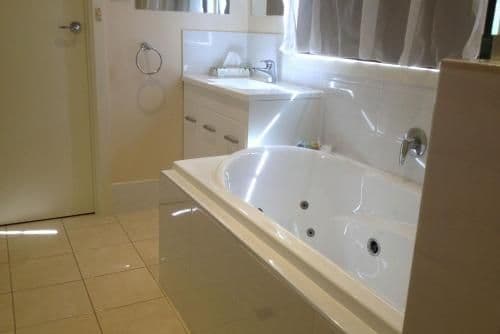 Executive King with Spa Bath