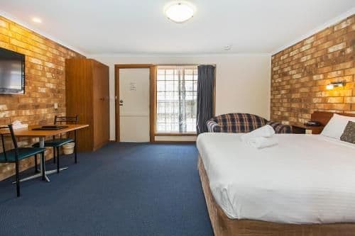 Family Room with Kitchenette - Sleeps 4
