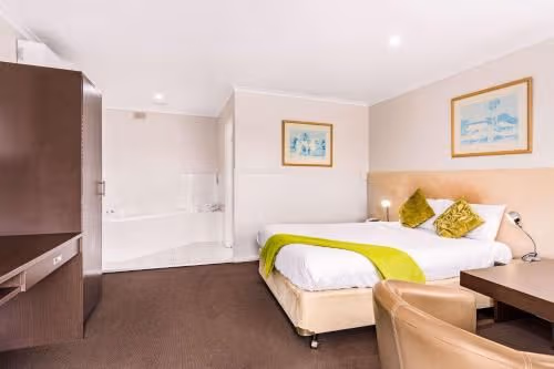 Suite with Spa Bath