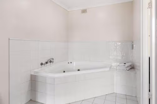 Suite with Spa Bath