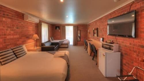 Queen Room with Spa Bath