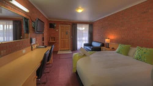 Standard Queen Room