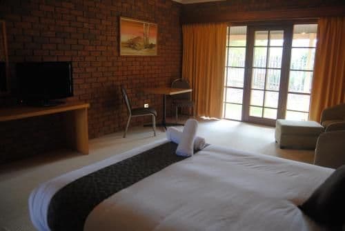 Standard Queen Room