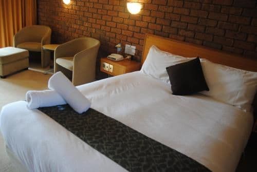Standard Queen Room