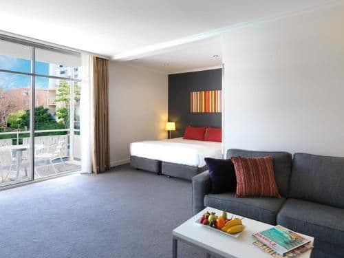Deluxe King Suite