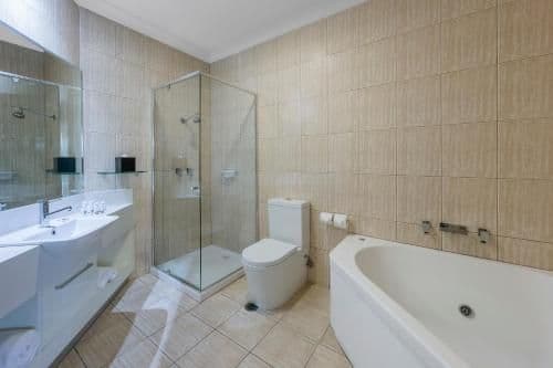 Executive King Room with Spa Bath