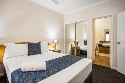 One-Bedroom Queen Apartment
