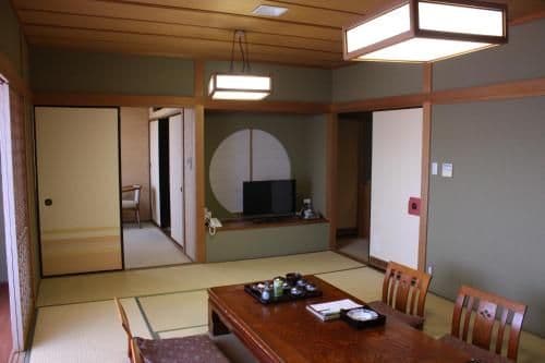 Japanese-Style Deluxe Room with Mountain View - Top Floor