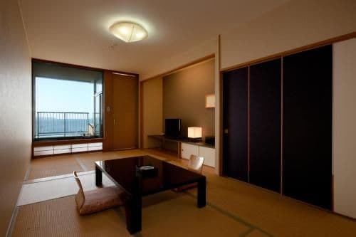 Superior Japanese-Style Room