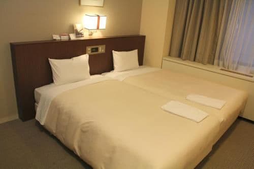 Small Twin Room - Non-Smoking