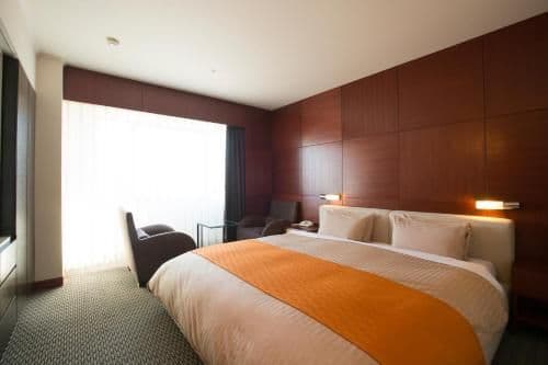 Suite with Mountain View