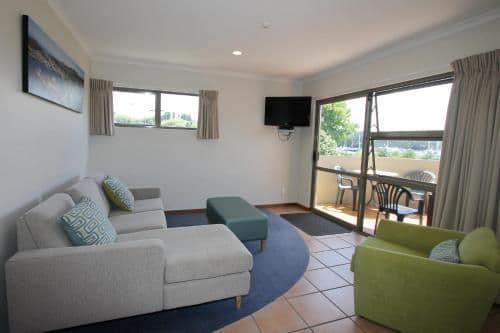 Two-Bedroom Apartment with Hot Tub