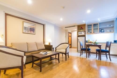 One-Bedroom Suite with Buffet Breakfast