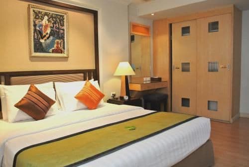 One-Bedroom Suite with Buffet Breakfast