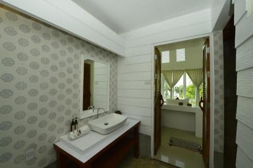 Deluxe Family Bungalow - Beach Front