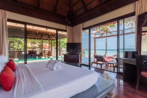 Oceanfront Villa with Private Pool and 1-time Lunch or Dinner