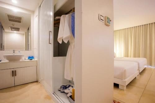 Pool Access Villa