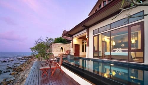 Sea Front Villa with Private Pool