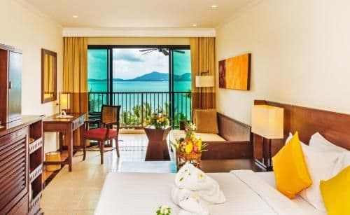 Deluxe Suite with Sea View