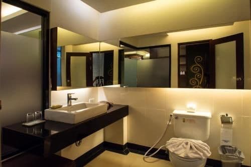 Villa with Spa Bath