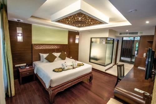 Villa with Spa Bath