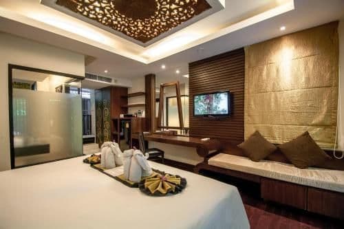 Villa with Spa Bath