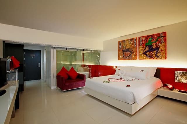 SUITE WITH JACUZZI