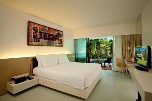 B-Lay Pool Access Room