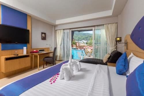 Grand Deluxe Double or Twin Room with Pool Access