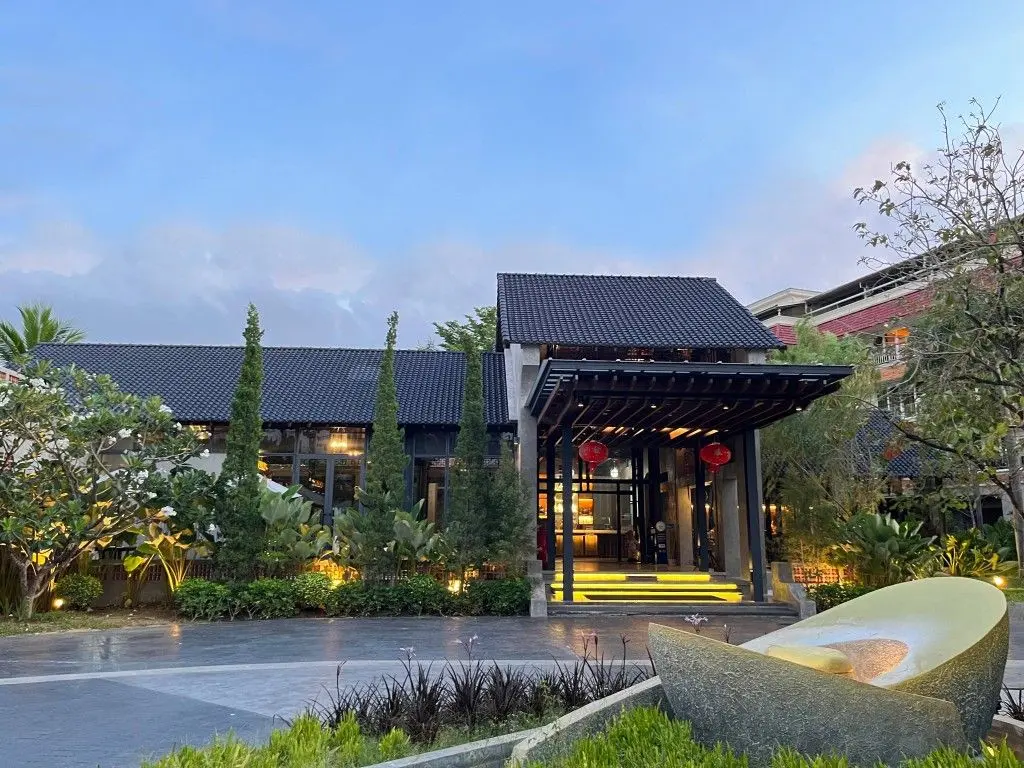 R-MAR Resort and Spa