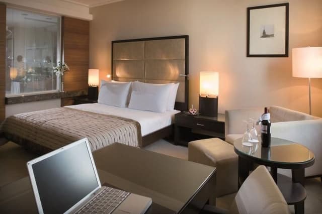 SUITE CONNECTING ROOM