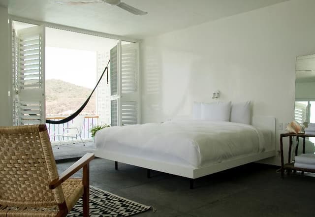 SUITE MALE ROOM