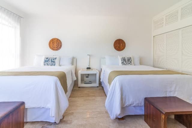 DOUBLE QUEEN SIZE BED