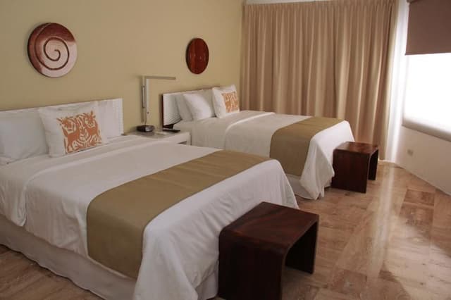 DOUBLE QUEEN SIZE BED